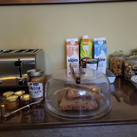 The Green Door Vegan B&B Llanon ภายนอก รูปภาพ